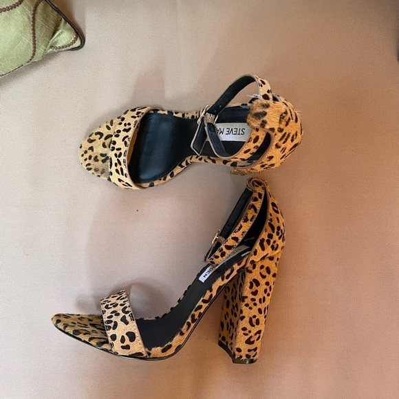 Steve Madden Carrson Real Fur Sandal in Leopard Multi Size 7 - Picture 2 of 9